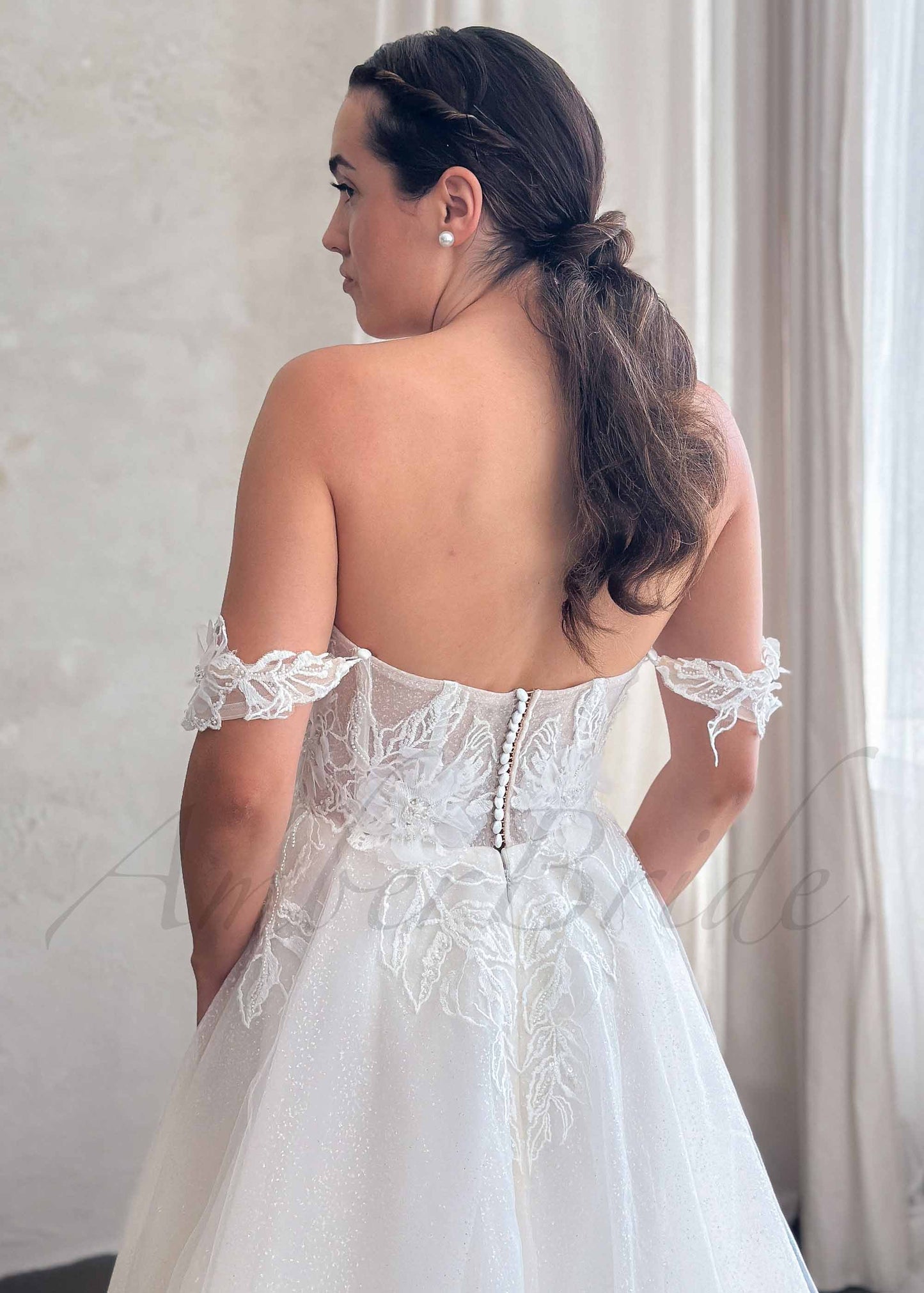 Romantic A Line Tulle Wedding Dress with Detachable Off Shoulder Sleeves