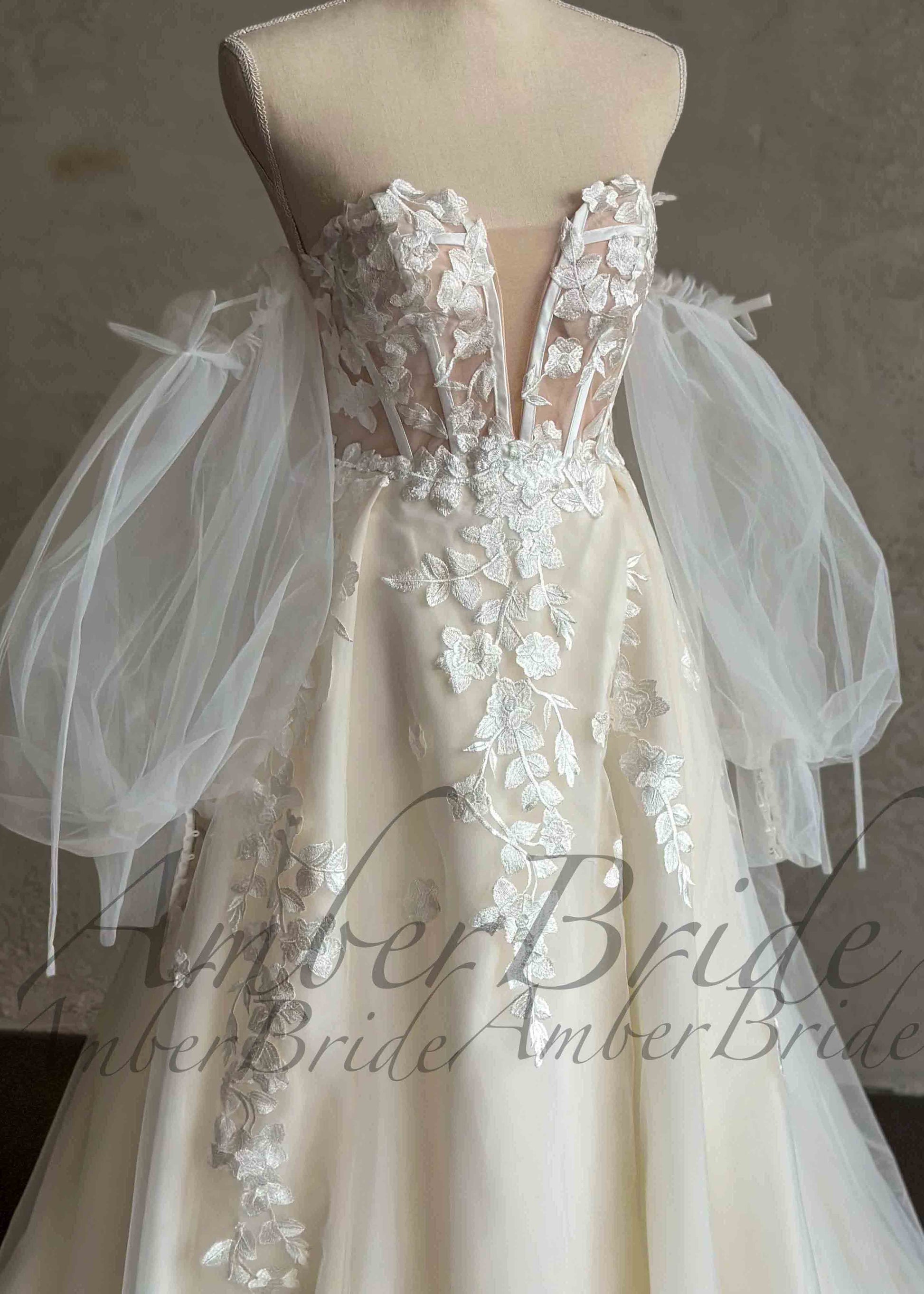 STOCK SELL-OUT: Boho Strapless Wedding Dress with Floral Appliques and Detachable Puffy Sleeves