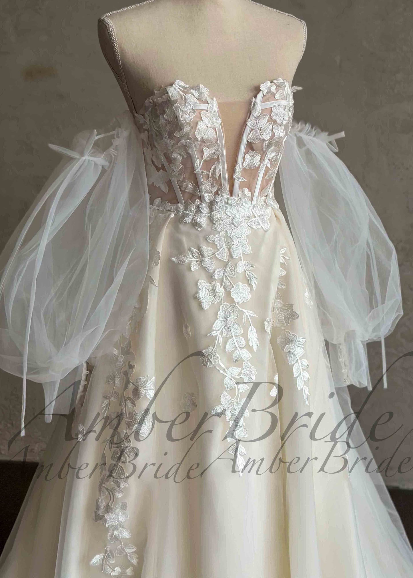 Boho Strapless Wedding Dress with Floral Appliques and Detachable Puffy Sleeves