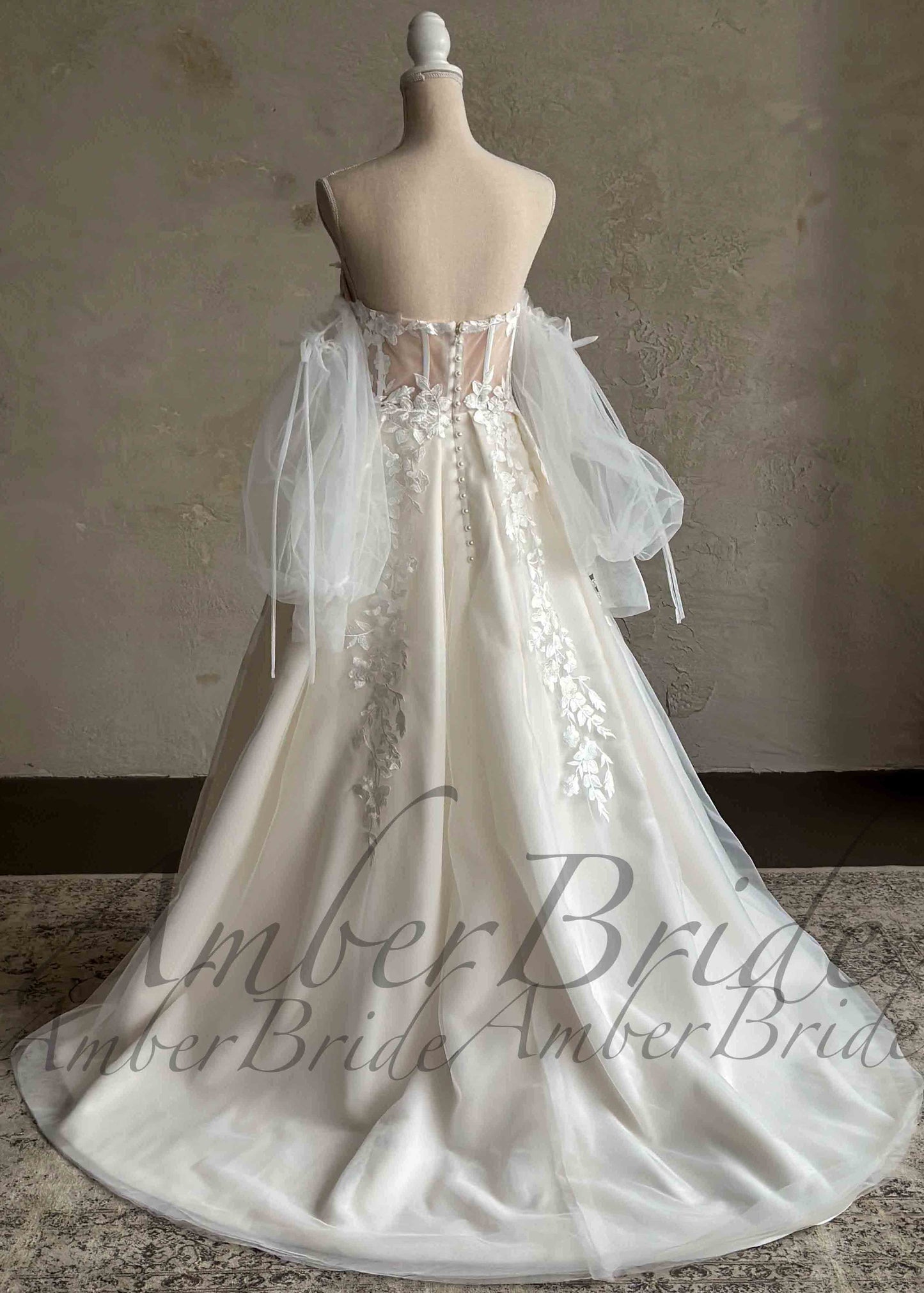 Boho Strapless Wedding Dress with Floral Appliques and Detachable Puffy Sleeves