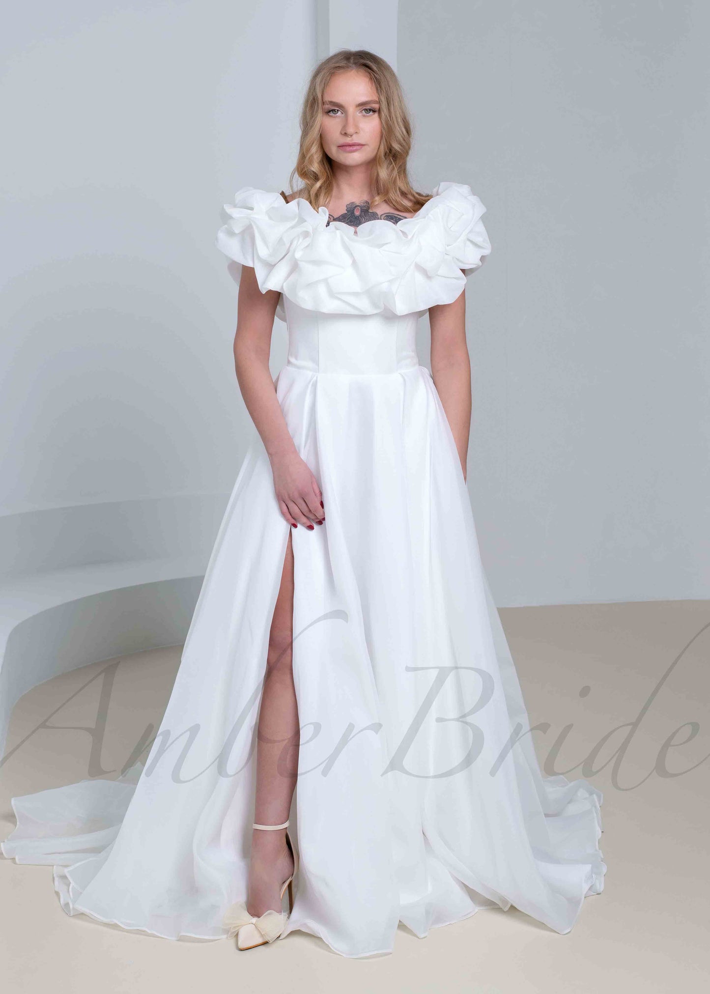 Exquisite A Line Organza Wedding Dress with Strapless Design and Corset