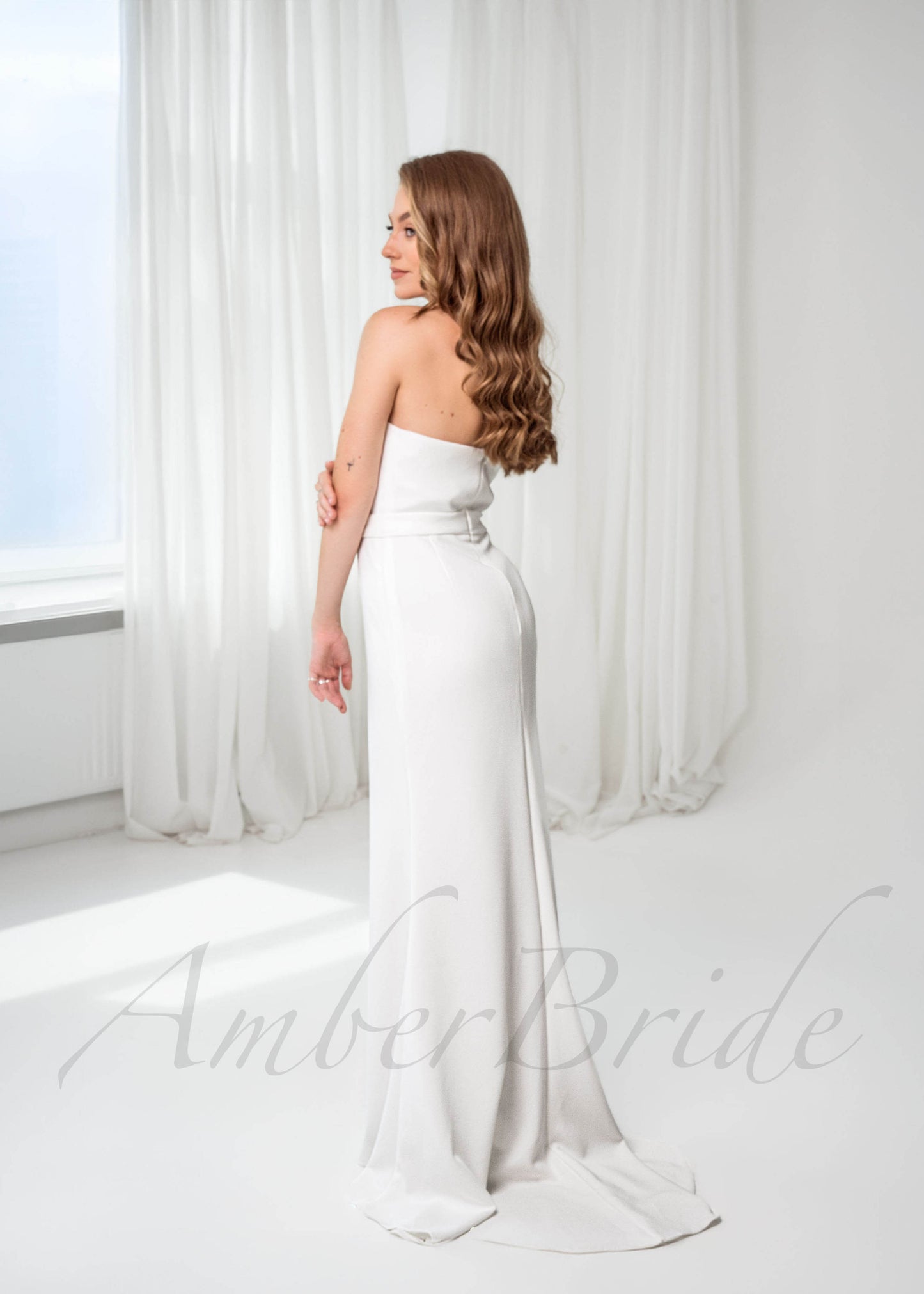 Elegant Strapless Satin Mermaid Wedding Dress with Low Back