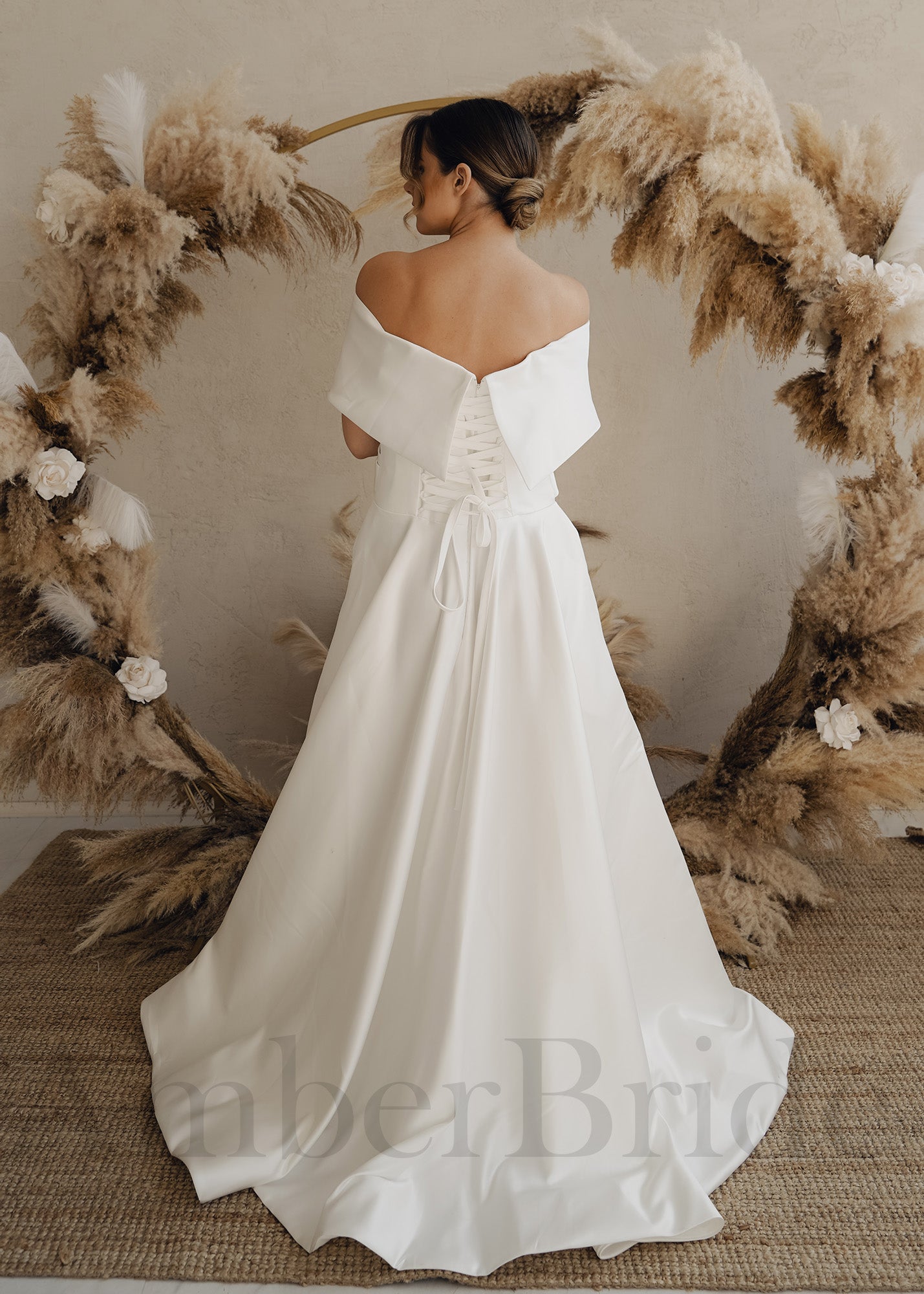 Simple Satin Sheath Wedding Dress with Halter Neck, Sleeveless and
