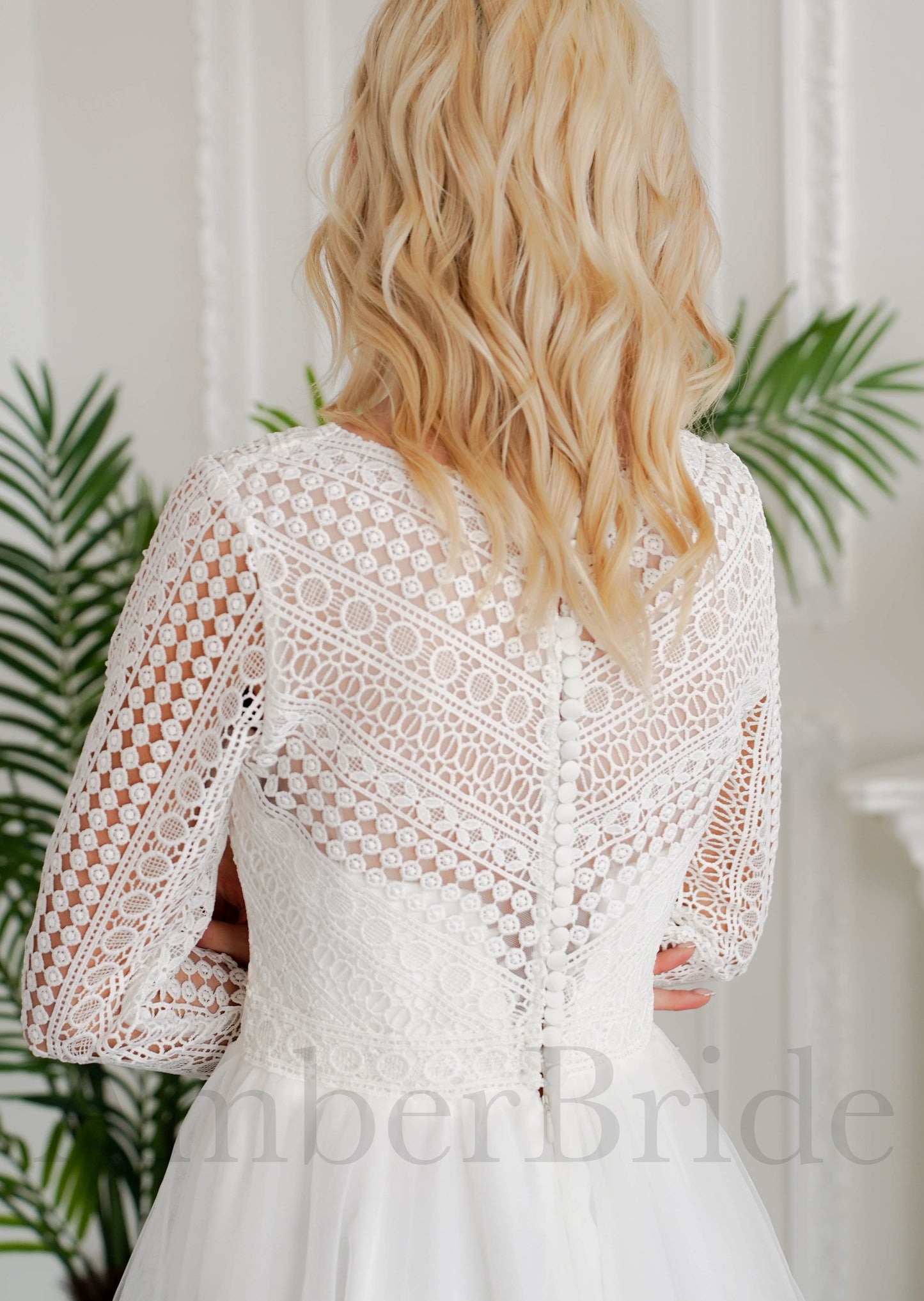 Boho Lace Wedding Dress with Long Sleeve and Tulle Skirt