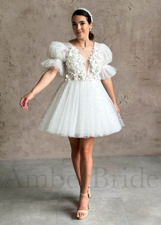Knee-Length Backless Tulle Dress with 3D Flower Appliques and Artificial Pearls