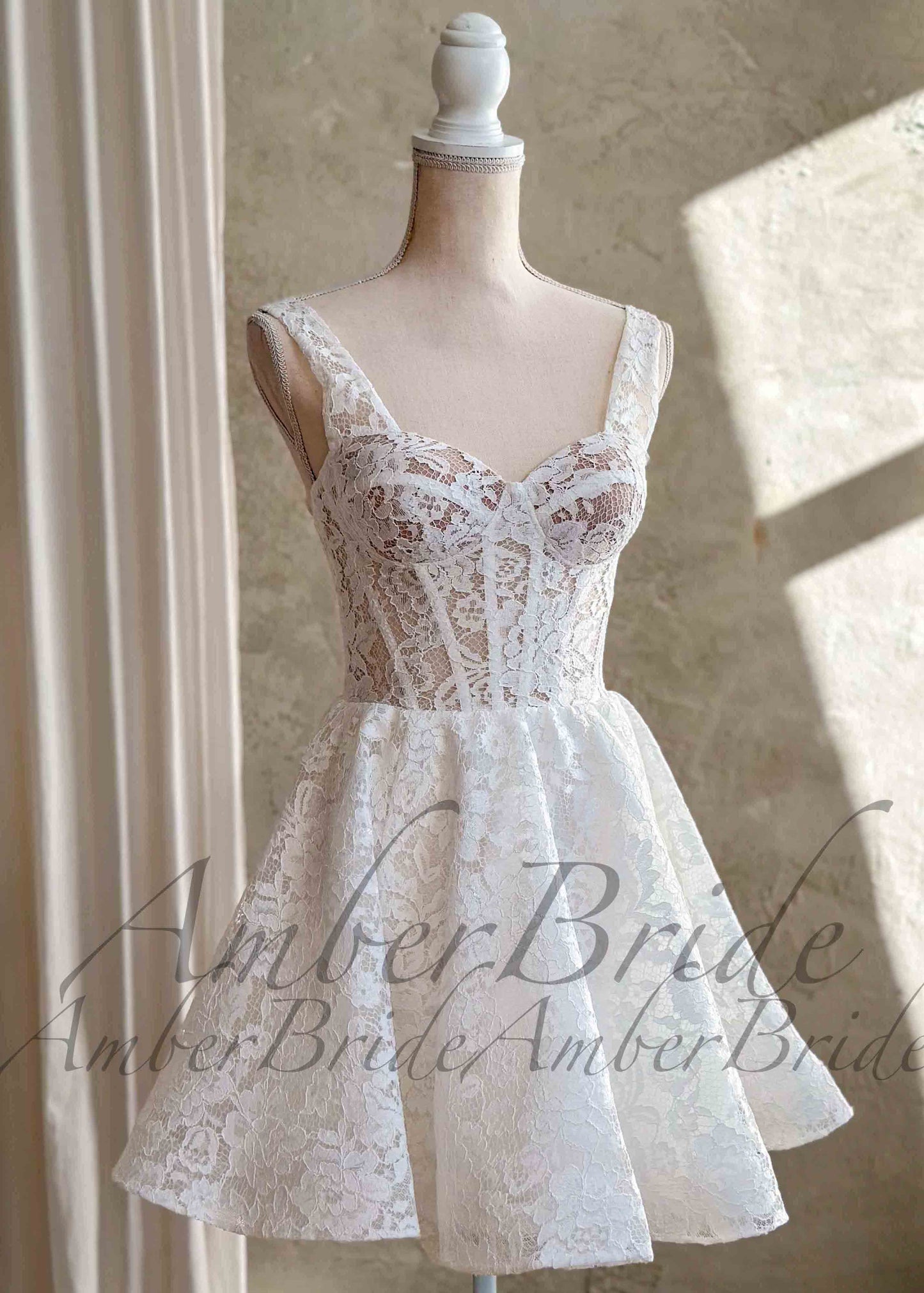 Knee-Length Lace Wedding Reception Dress with Sweetheart Neckline