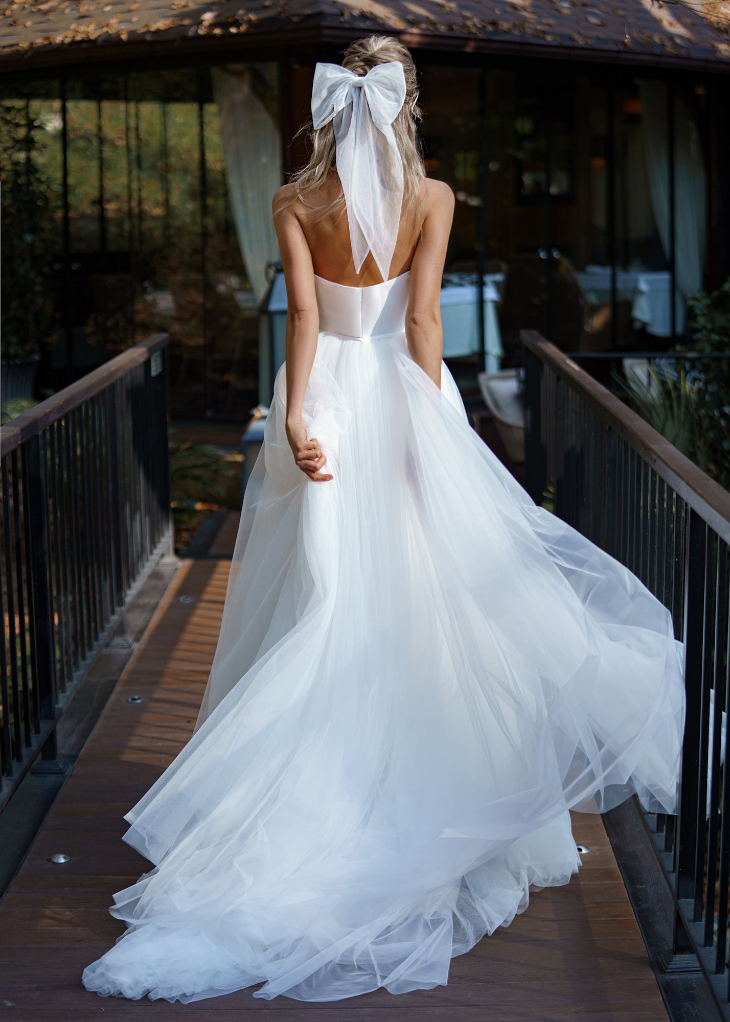 Elegant Long Trailing Soft Bridal Veil with comb – Broke Bride Dresses