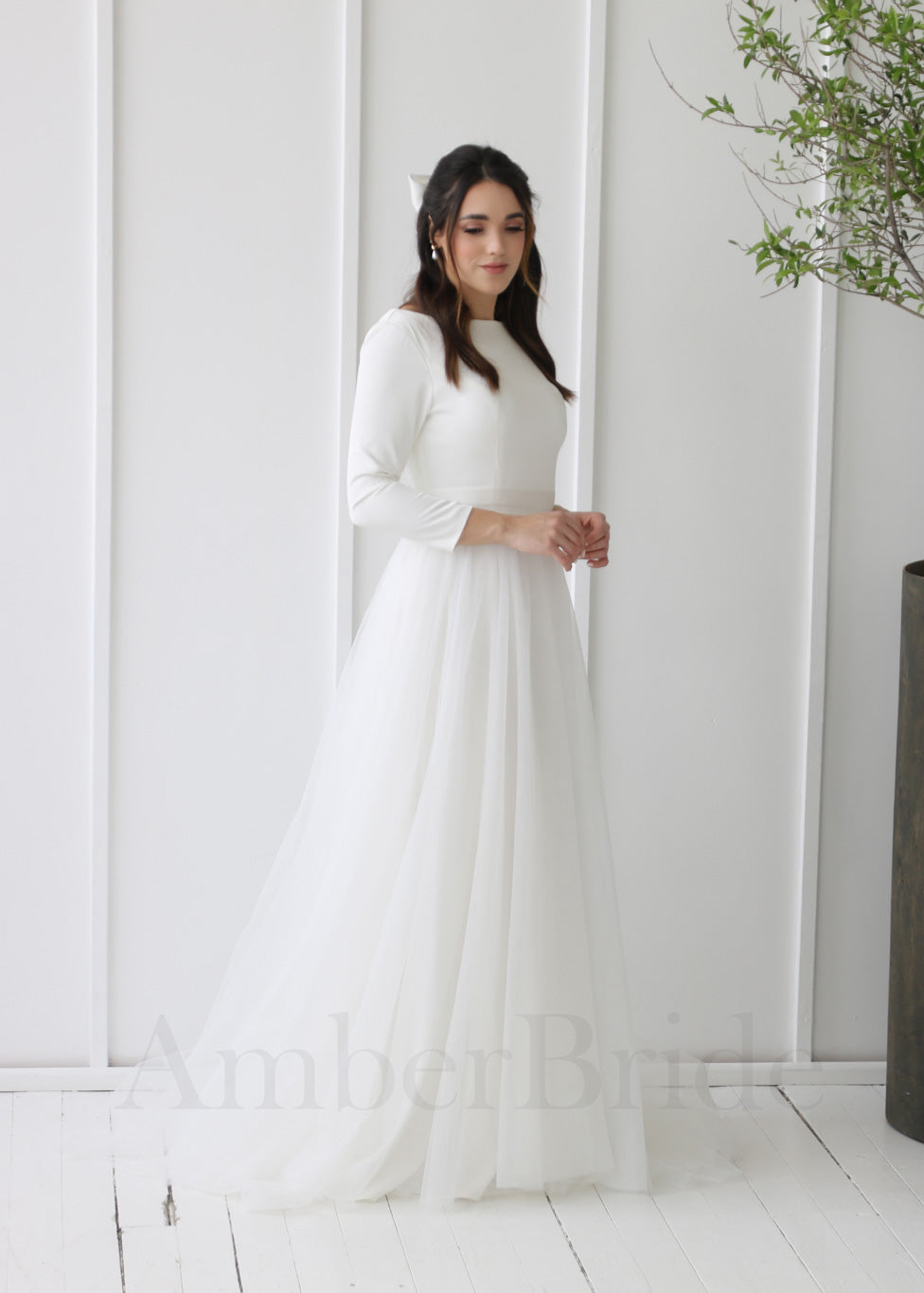 Minimalist Satin and Tulle Wedding Dress with Long Sleeves and Backless Design