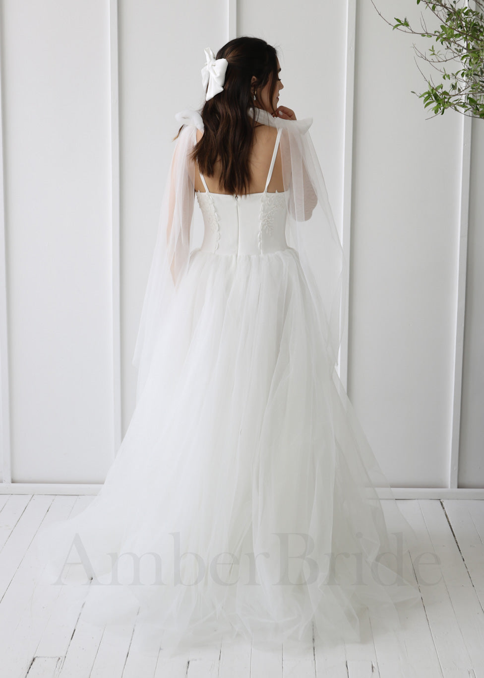 Simple Boho A-Line Wedding Dress with Spaghetti Straps and Tulle Skirt